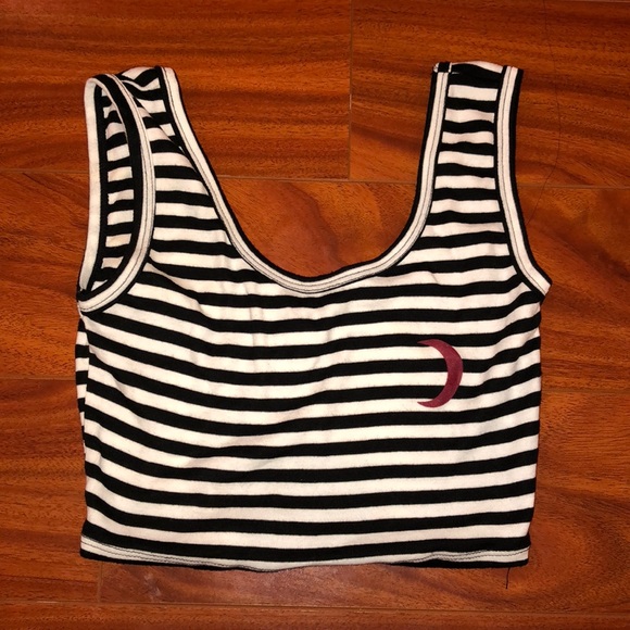 Women’s Cute Crop Top! Size Extra Small! - Picture 1 of 3